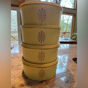 Tupperware Harvest Gold Set of (4) with original lids. 1204-8 Bowl /1205-10 Lid.